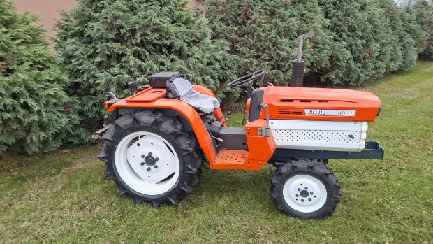 kubota b1600 kistraktor talajmarval.