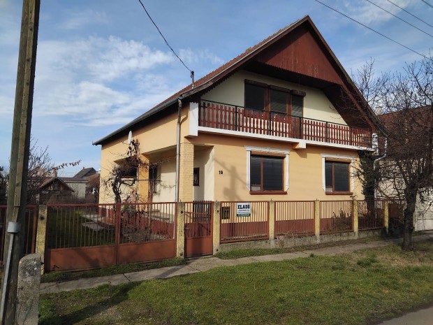 kunhegyesen elad� h�z