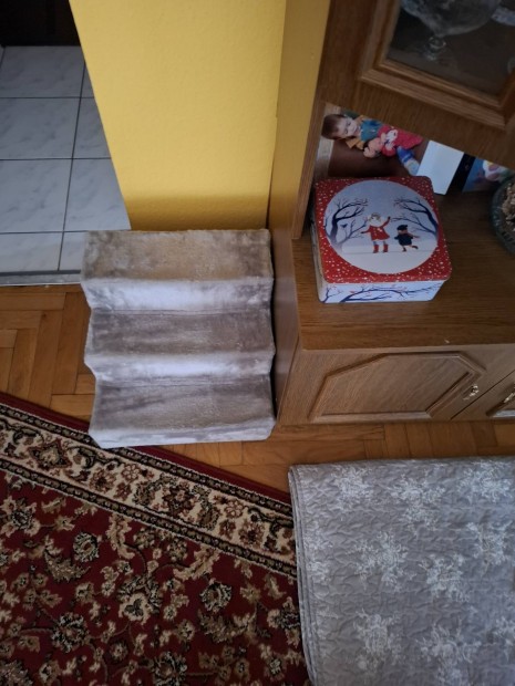 kutya lépcső