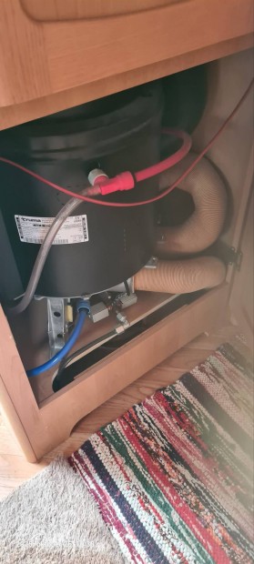 lakaut friss mszakival elad