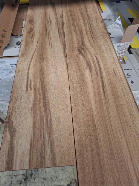 lamin�lt padl�,parketta 8mm,f�zolt!