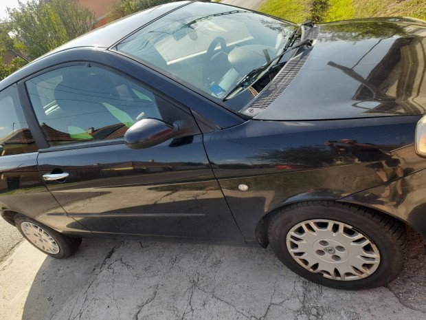 lancia ypsilon elad 