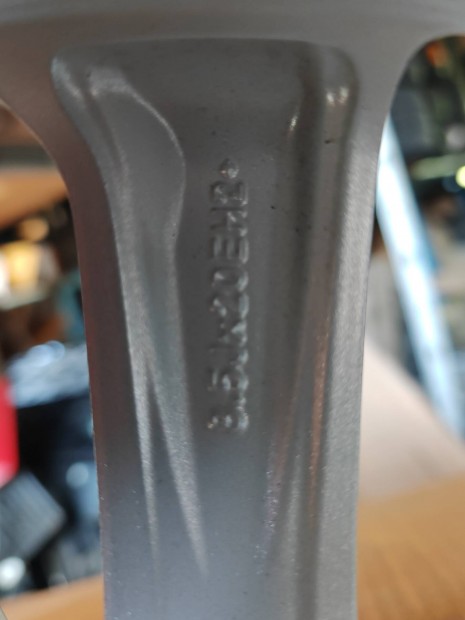 landrover  20 colos gyri alufelni 
