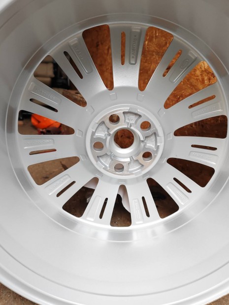 landrover gyári alufelni 9.5 x 22 colos új