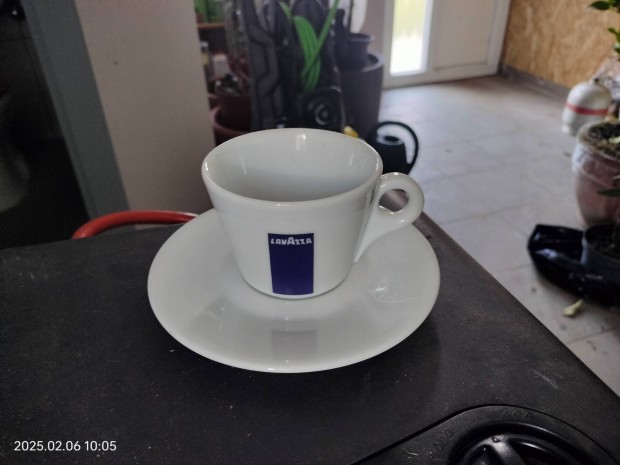 lavazza cappuccinos csesze elad 