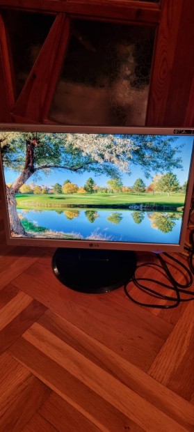 lg Flatron wide L196Wtq 19" 16-9-es monitor dvi, vga csatlakozóval