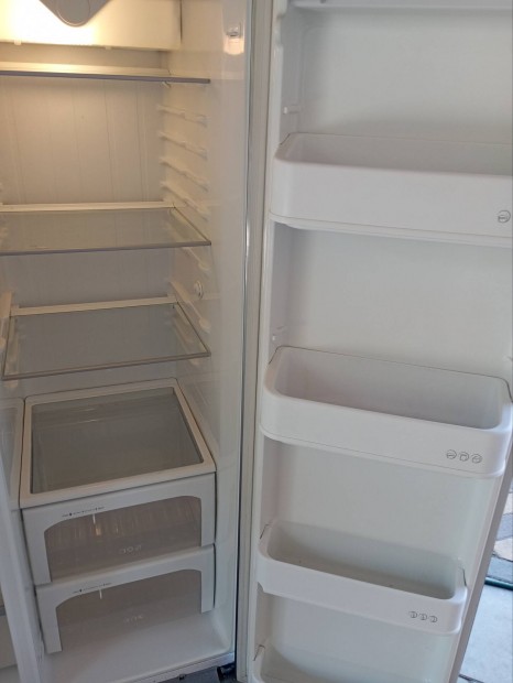 lg két ajtós hűtőszekrény 550 literes