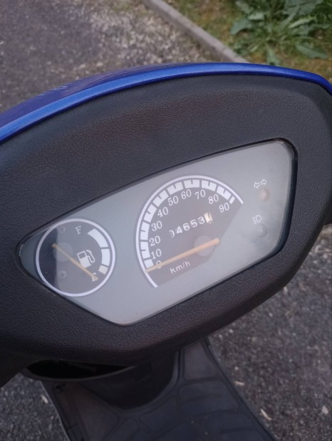 linea 4T 50ccm robogó