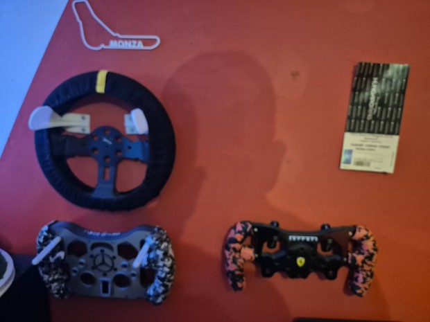 logitech g29 kormány H váltóval sok extrával.