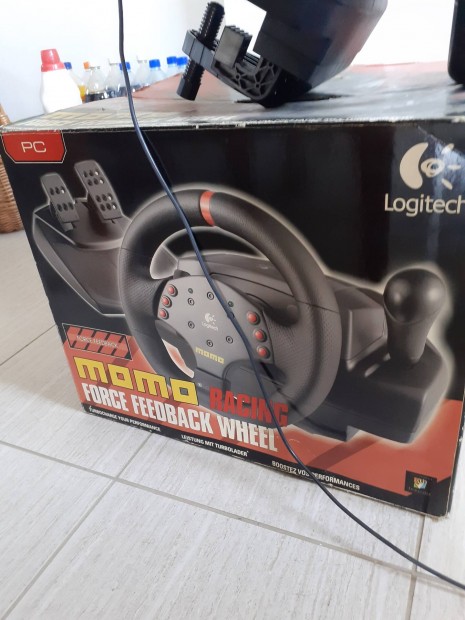 logitech kormány