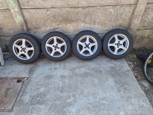 mazda 2 felni garnitra j gumikkal