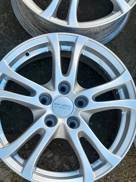 mazda Nissan Mitsubishi Suzuki Toyota Renault r16 5x114.3 felni 