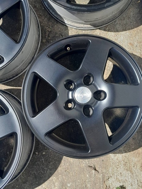 mazda Nissan Mitsubishi Suzuki r15 5x114.3
