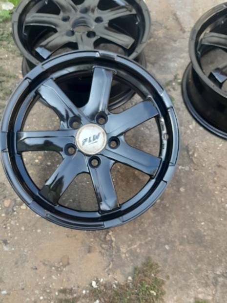 mazda kia Hyundai Toyota Mitsubishi Suzuki Nissan r16 5x114.3