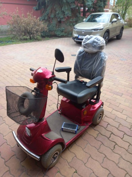 moped, rokkantkocsi elad�