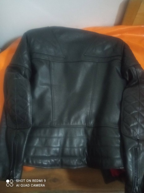 motoros bőrjeki!