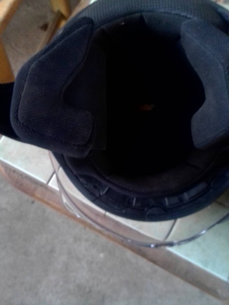 motoros t�rol� doboz �s buk� sisak 