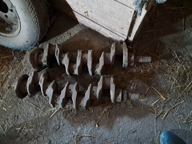 mtz alkatrsz elad. 