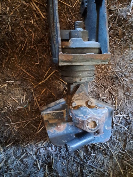mtz pótkocsi húzó eladó.
