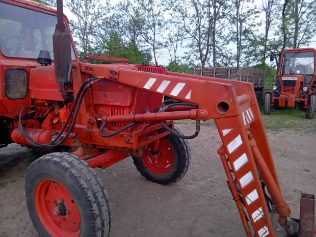 mtz traktorra homlokrakod elad 