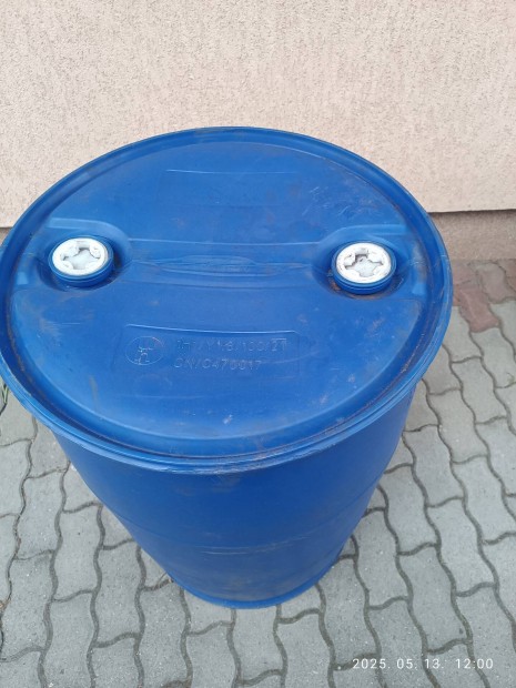 műanyag hordó