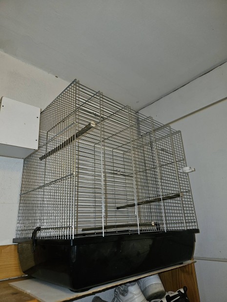 nagy kalitka oduval.