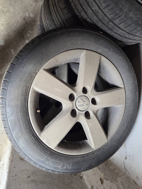 nexen 205/55 r16 91v abroncs gy�rni vw golf alufelnivel.