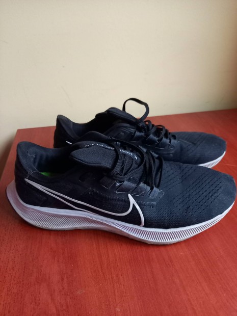 nike 47-es, 30.5 cm bth fekete hasznalt