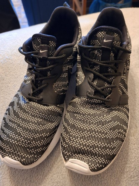 nike férfi cipő