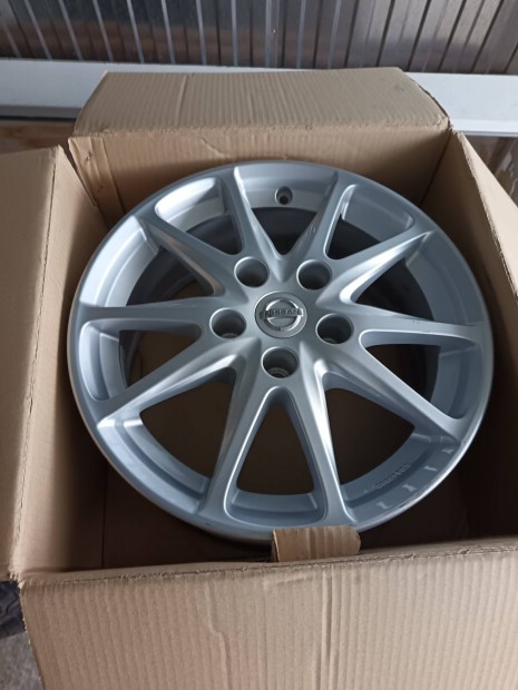 nissan 5x114,3 16 col alufelni szett 