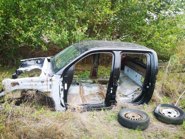nissan navara d40 bontott. 