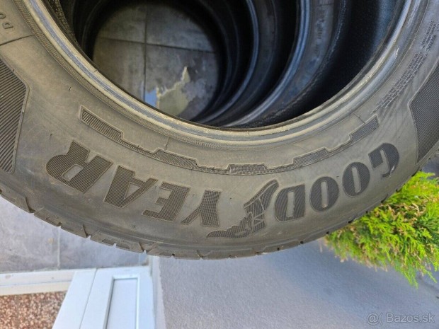 nyri gumi 255/65 r18 Goodyear Wrangler