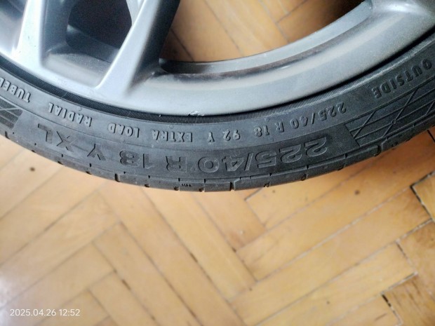 nyári gumi alu felnivel gumi árban eladó