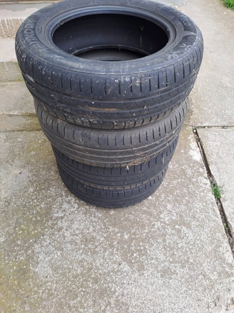 ny�ri gumi az �r a 4dbra vonatkozik 