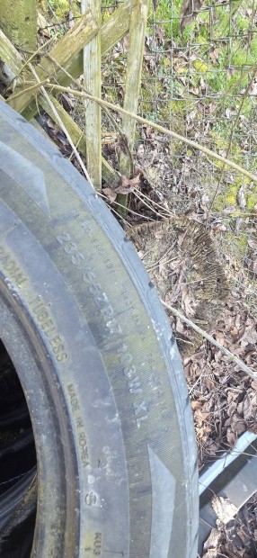 nyari gumival 4db 235.55 .17 4db