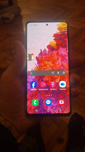 okostelefon �jszer� �llapotban