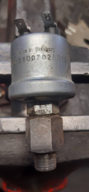 olajnyoms-jeladvagyolajgomba, 