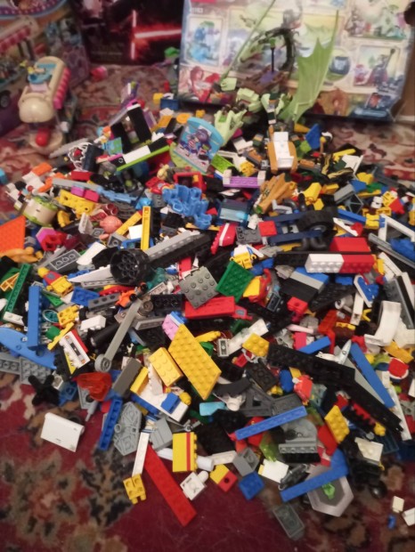 mlesztett LEGO 