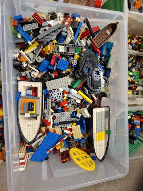 �mlesztett leg� egyben elad�