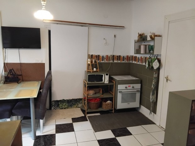 �n�ll� csal�di  j� k�zlekedessel 