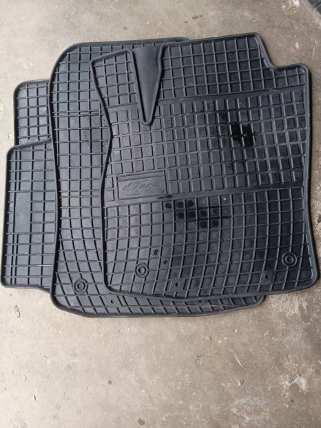 opel H Astra mretpontos gumisznyeg j garnitra elad 