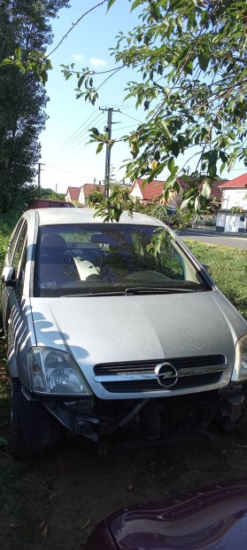 opel Meriva A 1.7 cdti bontódik.