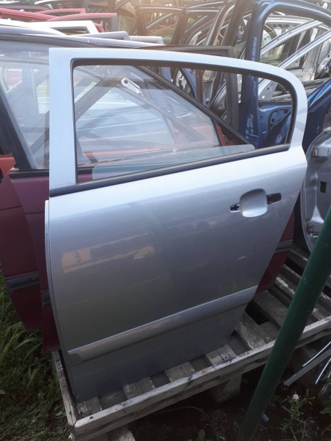 opel astra H 5 ajtós Z163 bal hátsó üres ajtó