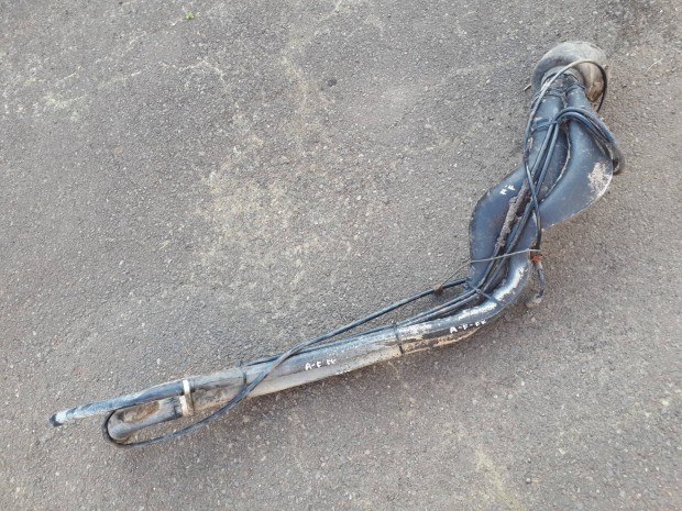 opel astra F 5 ajtós tankbeöntő cső