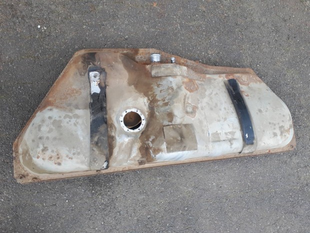 opel astra F , 5 ajtós 1,4 benzines üzemanyagtank