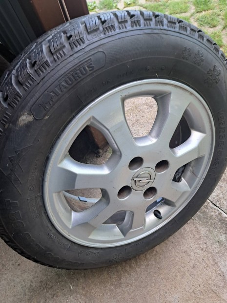 opel astra g g gyári alufelni egy szezont futott téligumival
