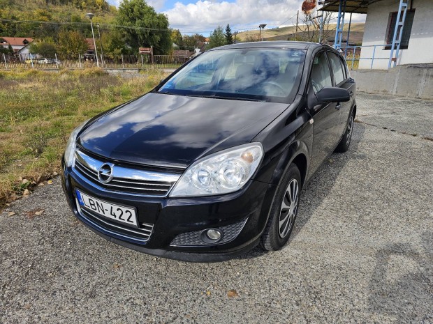 opel astra h 1.4 benzin.  M.o-i,  10 ve 1 tulaj!