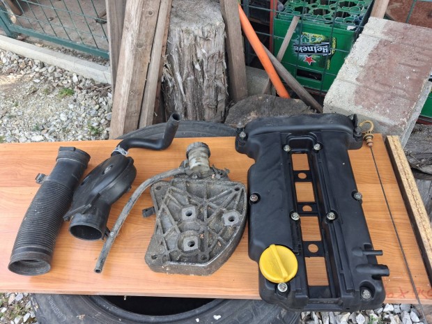 opel corsa alkatr�sz