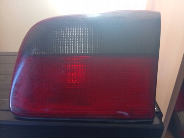 opel omega b hátsó lámpa
