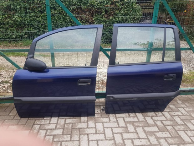 opel zafira A ajt�